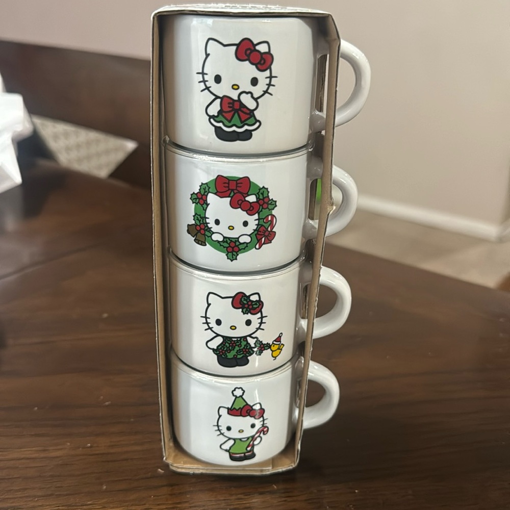 Hello Kitty stacked mini mugs